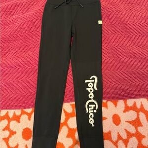 TOPO CHICO x VUORI Black Leggings with Elastic Waistband and Full-Length Fit